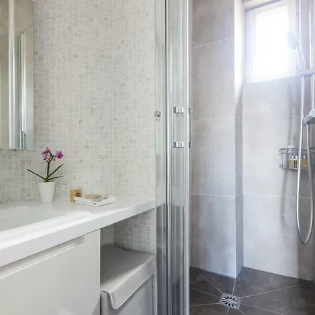 Apartment Place Bienvenue By Onefinestay